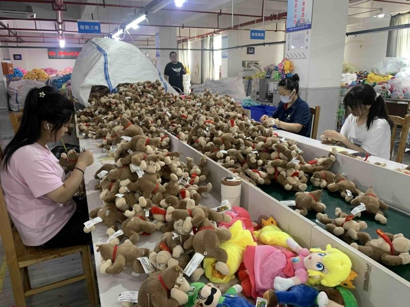 【图集】&ldquo;探源中华文脉发现宝藏陕西&rdquo;网络主题活动第三站走进安康市汉滨区毛绒玩具厂